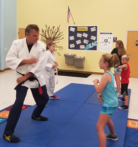 Private Self Defense Classes Group Self Defense Classes